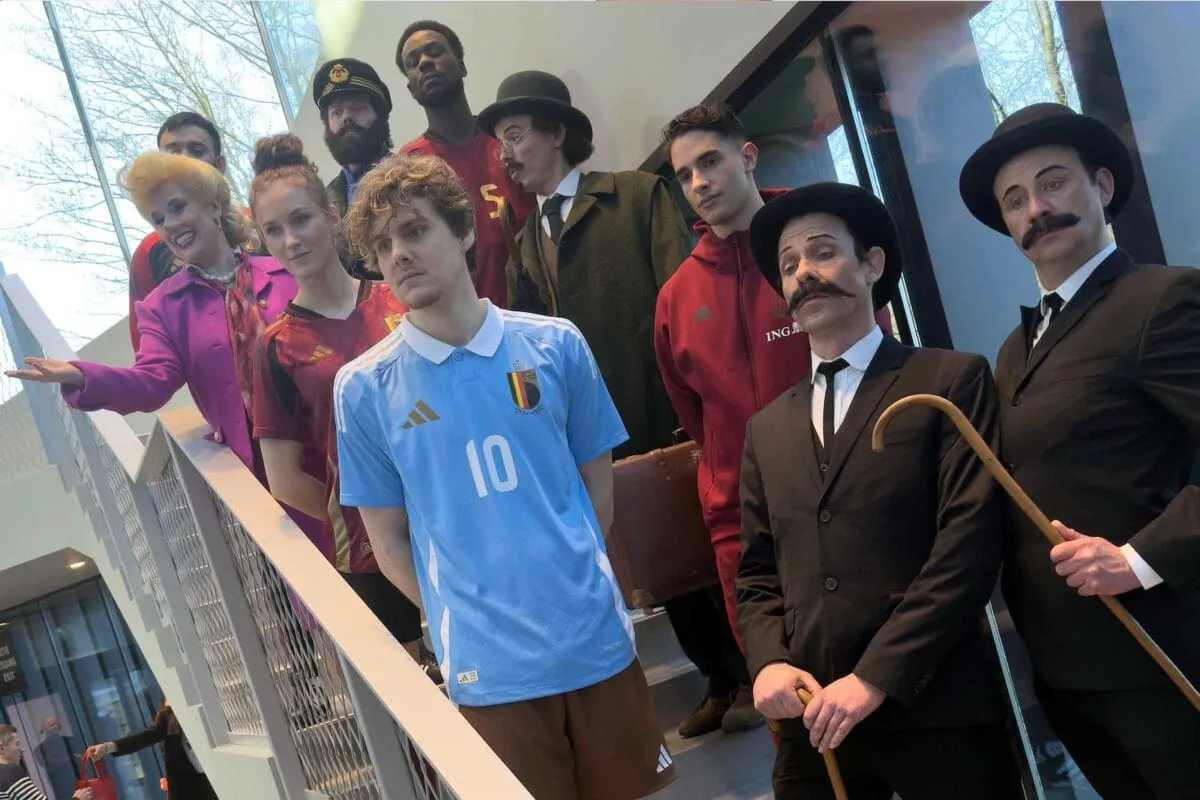 Foto van de presentatie van het Kuifje tenue